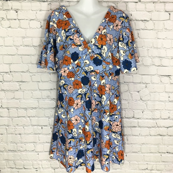 Zara Dresses & Skirts - Zara Woman Basic Collection deep V floral dress